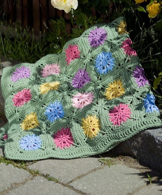Create Your Cozy Crochet Flower Field Afghan: A Step-by-Step Guide Create Your Cozy Crochet Flower Field Afghan: A Step-by-Step Guide
