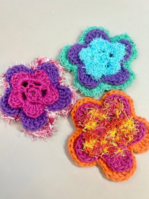 Crochet Spring Flower Scrubby