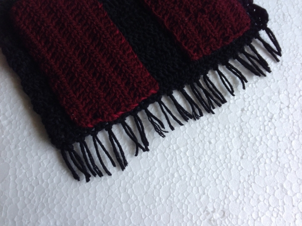 Create Your Own Crochet Pocket Hanger: A Charming Organizer for Every Room
