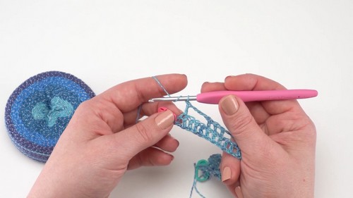 Create a Beautiful Crochet Diamond Lace Scarf - Step-by-Step Guide