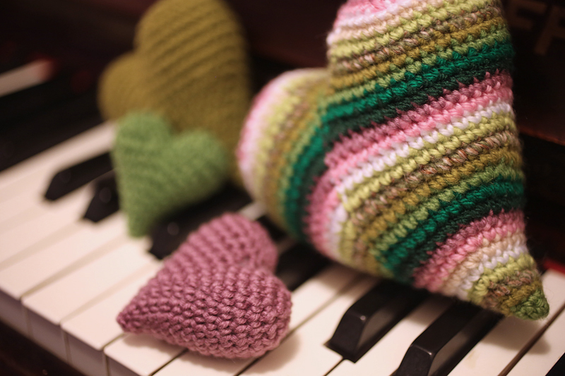 Create Beautiful Heart-Shaped Designs with Crochet: A Step-by-Step Guide