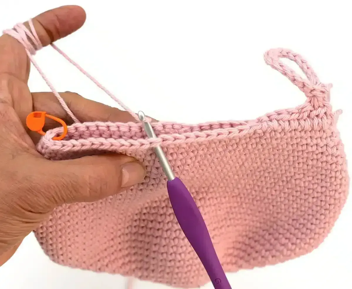 Whimsical Crochet Chicken Potholder Pattern for Your Kitchen