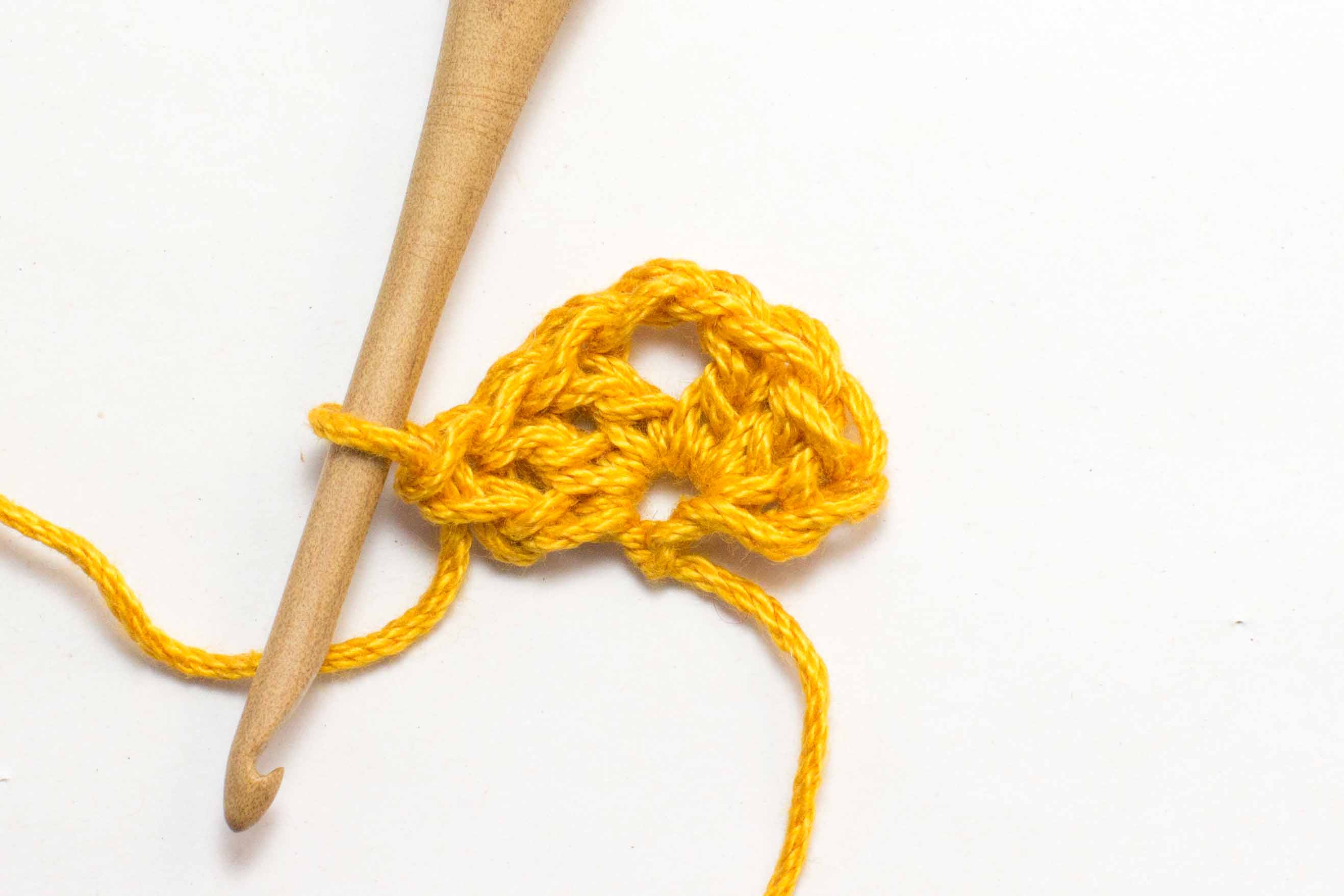 Crochet Honey Bird Triangle Scarf - A Stylish and Versatile Accessory for Any Wardrobe
