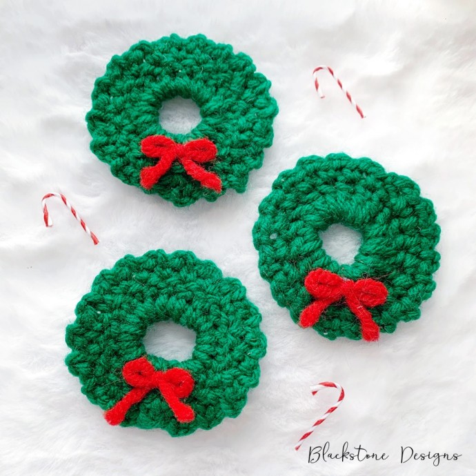 Create Beautiful Crochet Wreath Christmas Tree Ornaments for a Festive Holiday Season Create Beautiful Crochet Wreath Christmas Tree Ornaments for a Festive Holiday Season