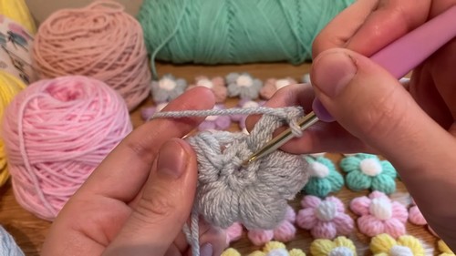 Create Beautiful Crochet Puff Flowers: A Step-By-Step Guide for Crafters