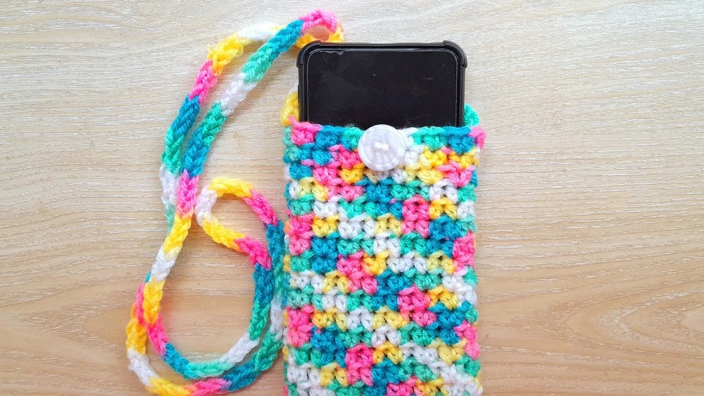 Create Your Own Colorful Crochet Rainbow Phone Bag Using the 2HDC Stitch
