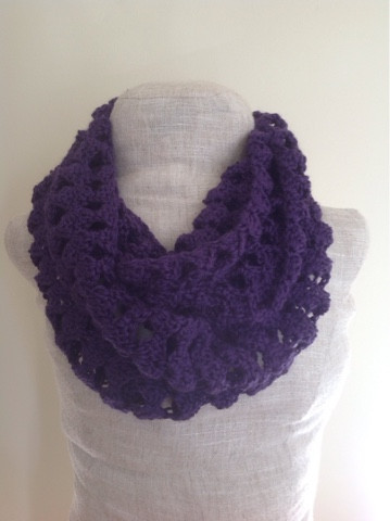 Crochet Shelled Cowl