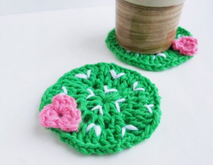 Discover Handcrafted Crochet Cactus Plant Lady Coasters for Stylish Home Decor Discover Handcrafted Crochet Cactus Plant Lady Coasters for Stylish Home Decor