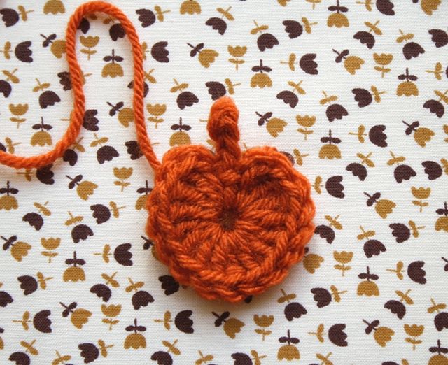 Create a Charming Crochet "I Love Fall" Sign for Your Autumn Decor