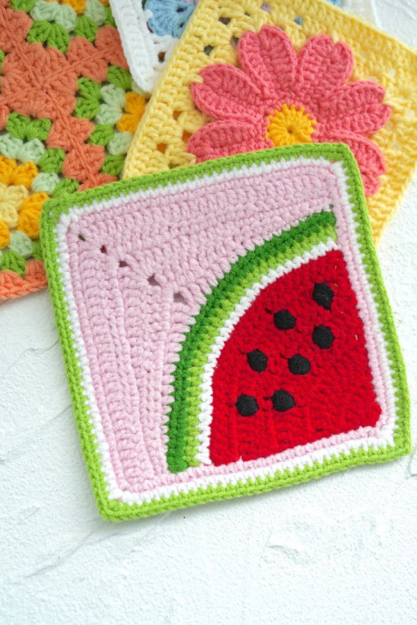 Create a Cheerful Watermelon Granny Square: Step-by-Step Crochet Tutorial Create a Cheerful Watermelon Granny Square: Step-by-Step Crochet Tutorial