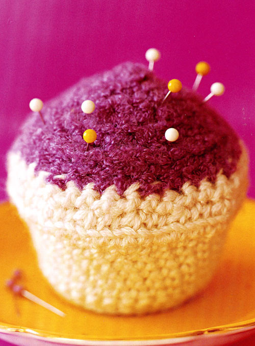 Create a Charming Crochet Cupcake Pincushion: A Fun and Practical Craft Project Create a Charming Crochet Cupcake Pincushion: A Fun and Practical Craft Project
