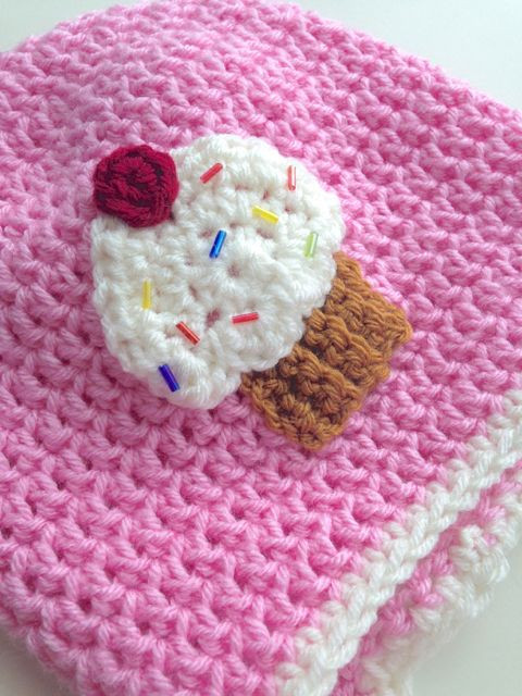 Create Adorable Crochet Cupcake Appliques for Your Crafting Projects Create Adorable Crochet Cupcake Appliques for Your Crafting Projects