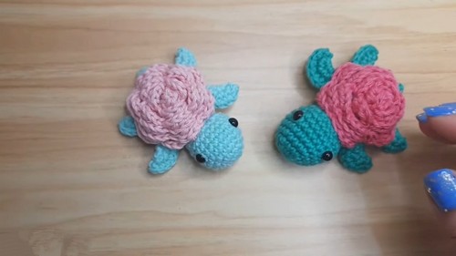 Crochet Sea Turtle Pink Shell Amigurumi - Adorable Crafting Pattern for All Ages