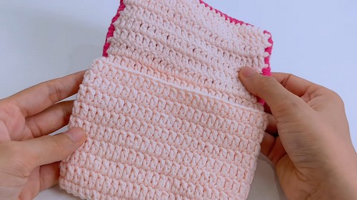 Create Your Own Crochet Bow Pouch: A Charming Accessory for Every Occasion