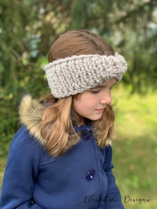 Crochet Tunisian Twisted Front Earwarmer: A Cozy and Stylish Winter Accessory Crochet Tunisian Twisted Front Earwarmer: A Cozy and Stylish Winter Accessory