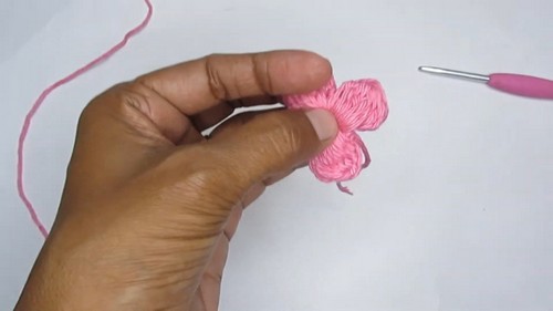 Create Beautiful Crochet Mini Puff Flower Granny Squares for Your Projects