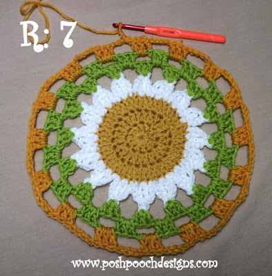Create a Beautiful Crochet Sunflower Placemat for Your Table Decor