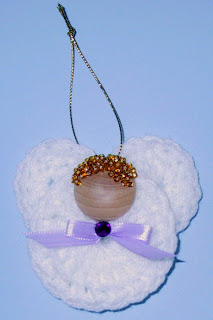 Create Adorable Angels with Crocheted Heart Wings: A Unique Craft Project