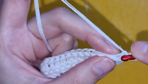 Create Your Own Crochet Sleeveless Sweater for Stylish Summer Looks