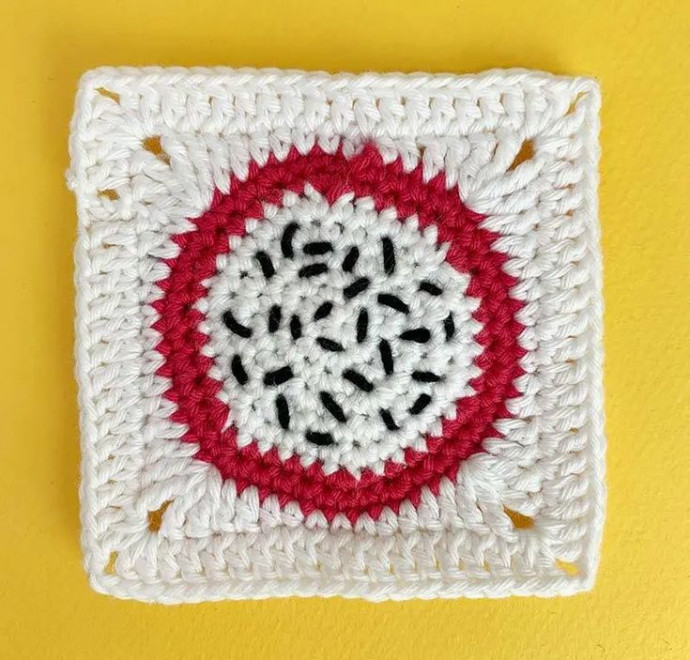 Create Your Own Crochet Dragon Fruit Granny Square: A Fun and Colorful Project
