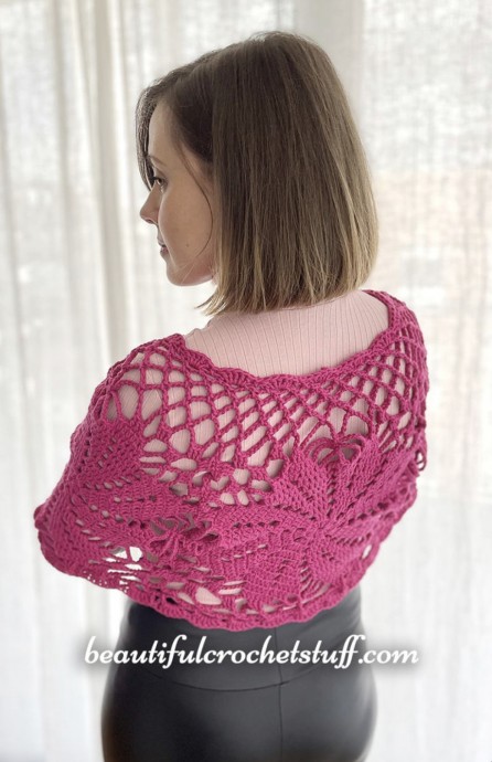 Transform Your Christmas Style with a Beautiful Poinsettia Flower Cape Transform Your Christmas Style with a Beautiful Poinsettia Flower Cape