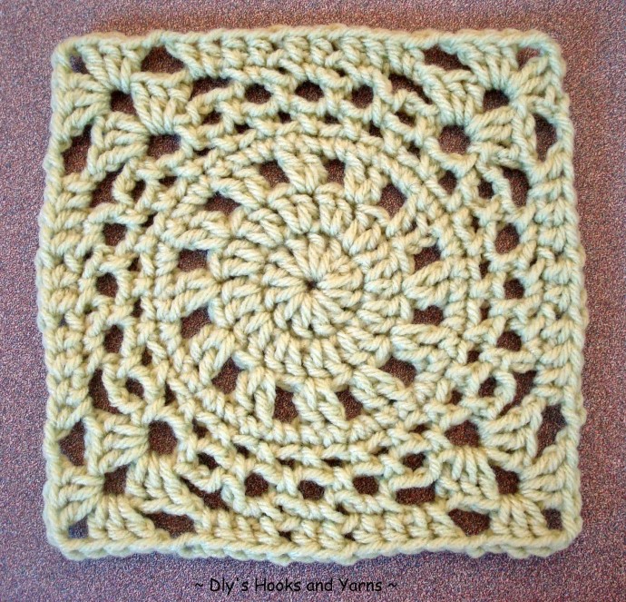 Crochet ‘Merry-go-Round’ Square