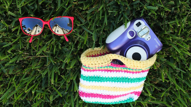 Create Your Own Crochet Mini Camera Tote: A Stylish Photography Accessory