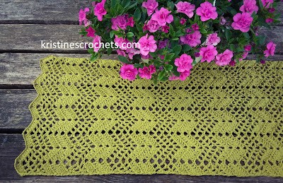Elegant and Easy Crochet Chevron Stitch Table Runner - Step-by-Step Guide
