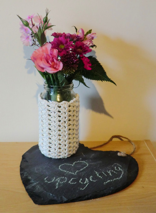 Create Adorable Crochet Lace Jam Jar Covers to Enhance Your Kitchen Decor and Gift Giving