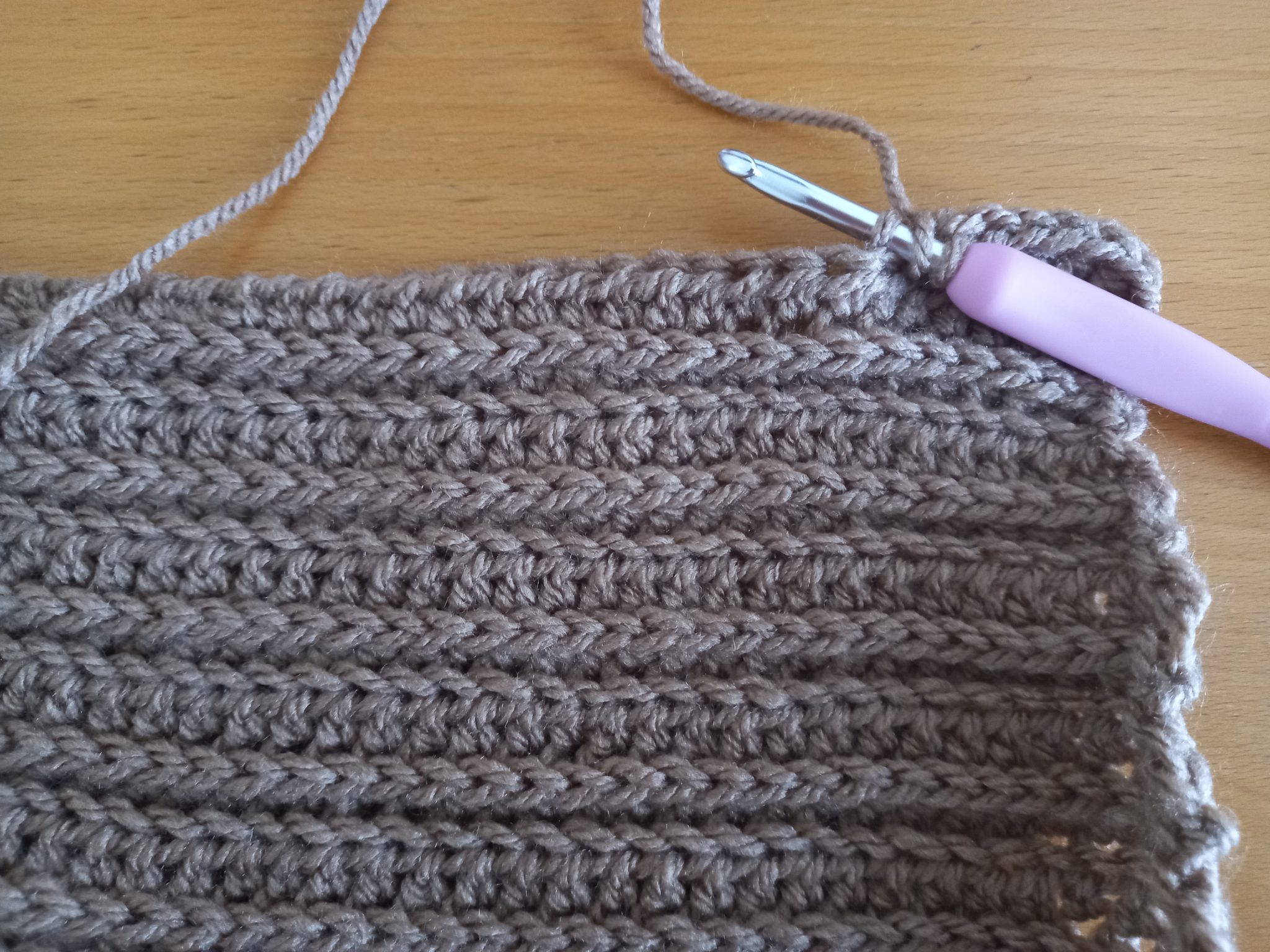 Create Your Own Elegant Snow Princess Scarf: A Beginner-Friendly Crochet Project
