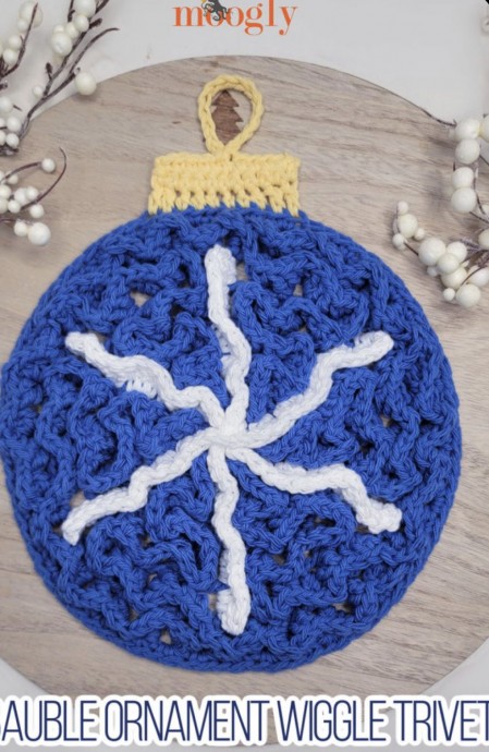 Crochet Bauble Ornament Wiggle Trivet