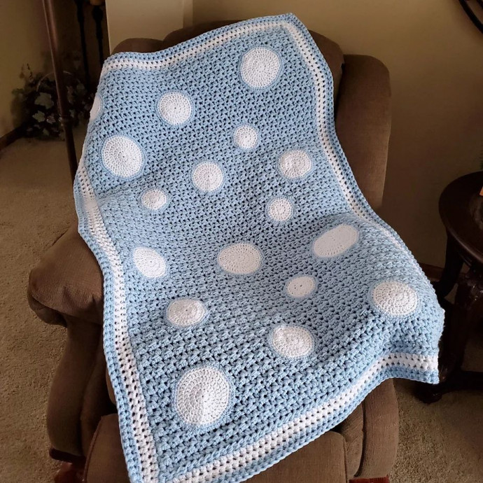 Create an Adorable Crochet Polka Dot Baby Blanket - Steps, Supplies, and Patterns
