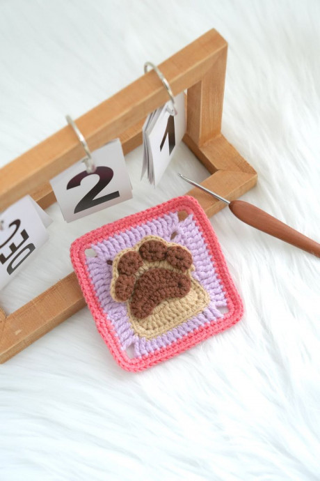 Create a Cozy Crochet Paw Print Granny Square – Step-by-Step Guide Create a Cozy Crochet Paw Print Granny Square – Step-by-Step Guide