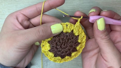 Create Beautiful Crochet Sunflower Coasters: A Step-by-Step Guide