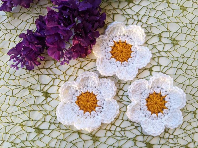 Crochet 6 Petal Daisy Flower