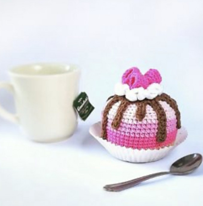 Raspberry Cake Free Crochet Pattern