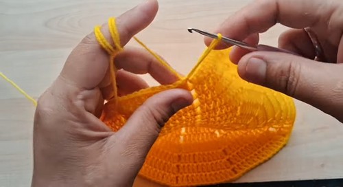 Create Your Own Stunning Flower Blanket: A Complete Crochet Guide