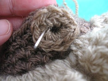 Create a Beautiful Crochet Flower Cell Phone Holder: Step-by-Step Guide