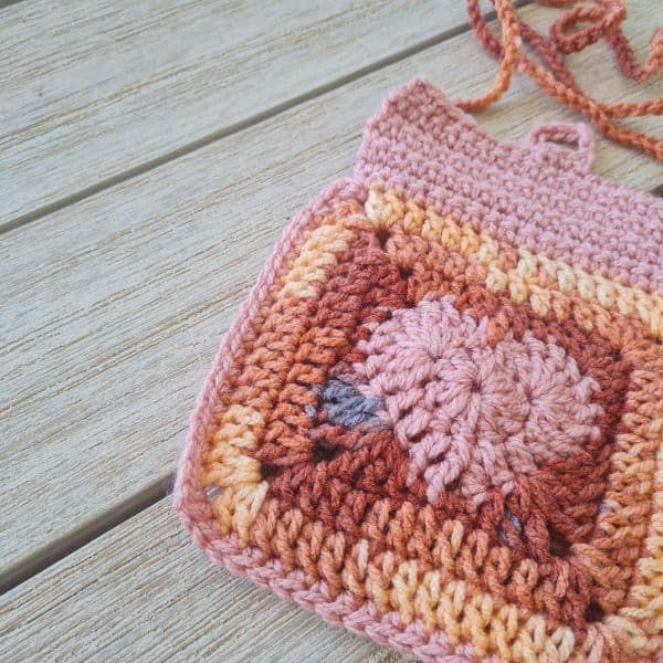 Create Your Own Adorable Crochet Heart Square Bag with Easy Instructions and Materials Create Your Own Adorable Crochet Heart Square Bag with Easy Instructions and Materials