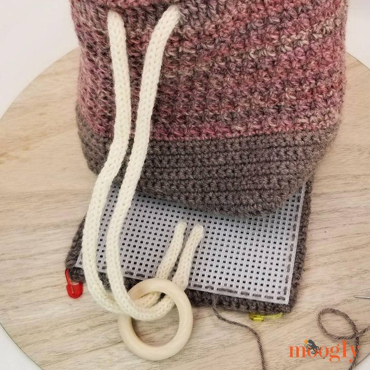Create Your Own Elegant Crochet Ring Rose Bag with Intricate Design and Charming Details