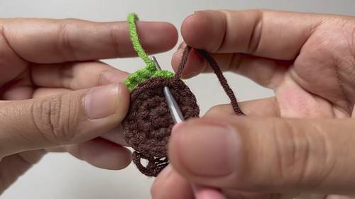 Create a Beautiful Crochet Mini Flower Bouquet Keychain - A Step-by-Step Guide