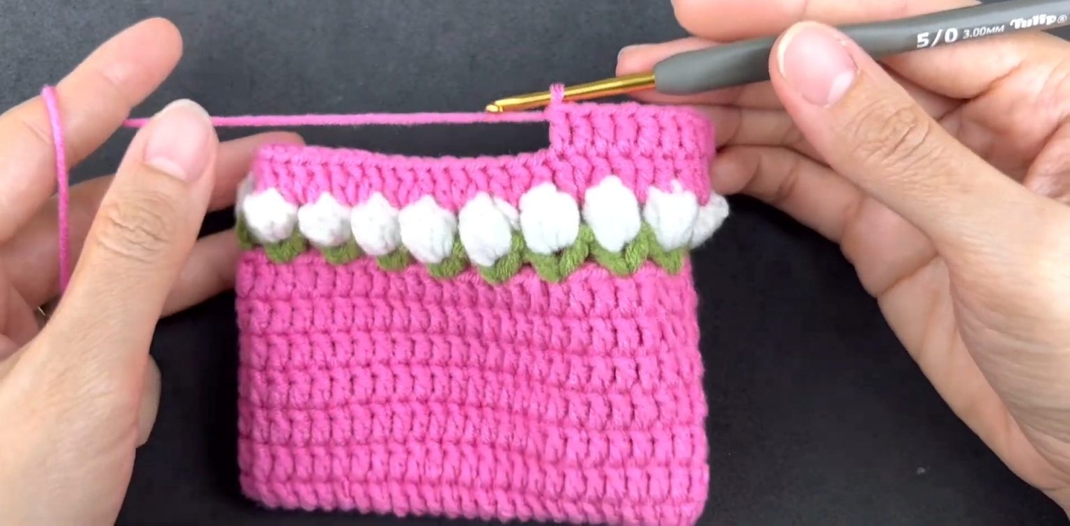 Create Your Own Crochet Stylish and Functional Drawstring Bag for Everyday Elegance