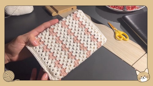 Transform Your Reading Experience: A Complete Guide to Crocheting a Unique Book Cover