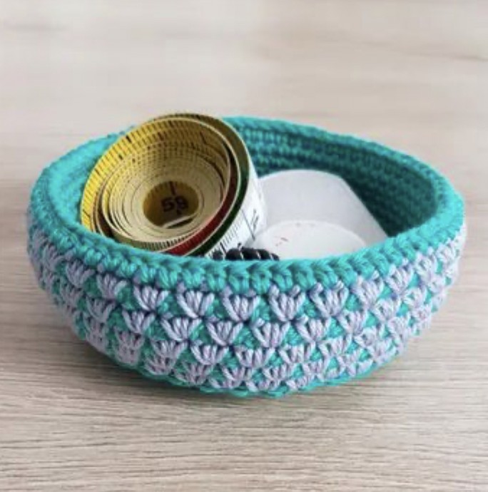 Free Crochet Pattern: Diamond Round Basket
