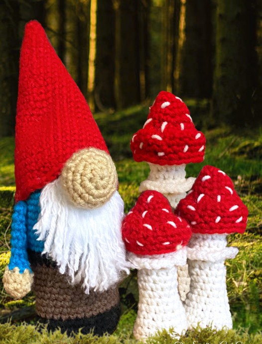 Crochet Gnome & Toadstool