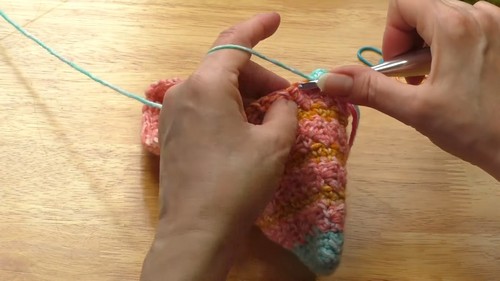 Create Your Own Stylish Crochet Modern Pouch - Trendy Accessory for Every Occasion