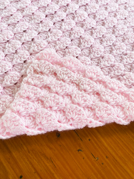 Create a Cozy Crochet Baby Blanket: Step-by-Step Guide with Essential Stitches