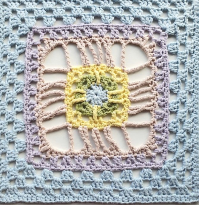 Free Crochet Pattern: Granny's Captivated Square