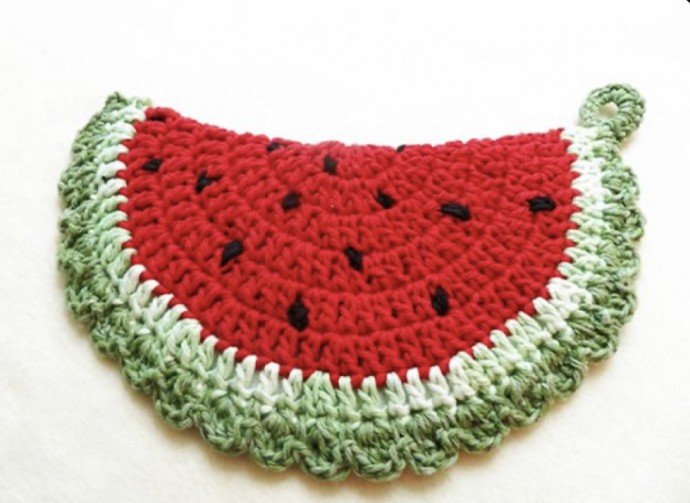 Create Colorful Crocheted Watermelon Potholders and Trivets for Your Kitchen Create Colorful Crocheted Watermelon Potholders and Trivets for Your Kitchen
