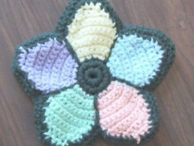 Create a Stunning Crochet Stained Glass Flower Potholder for Your Kitchen Create a Stunning Crochet Stained Glass Flower Potholder for Your Kitchen